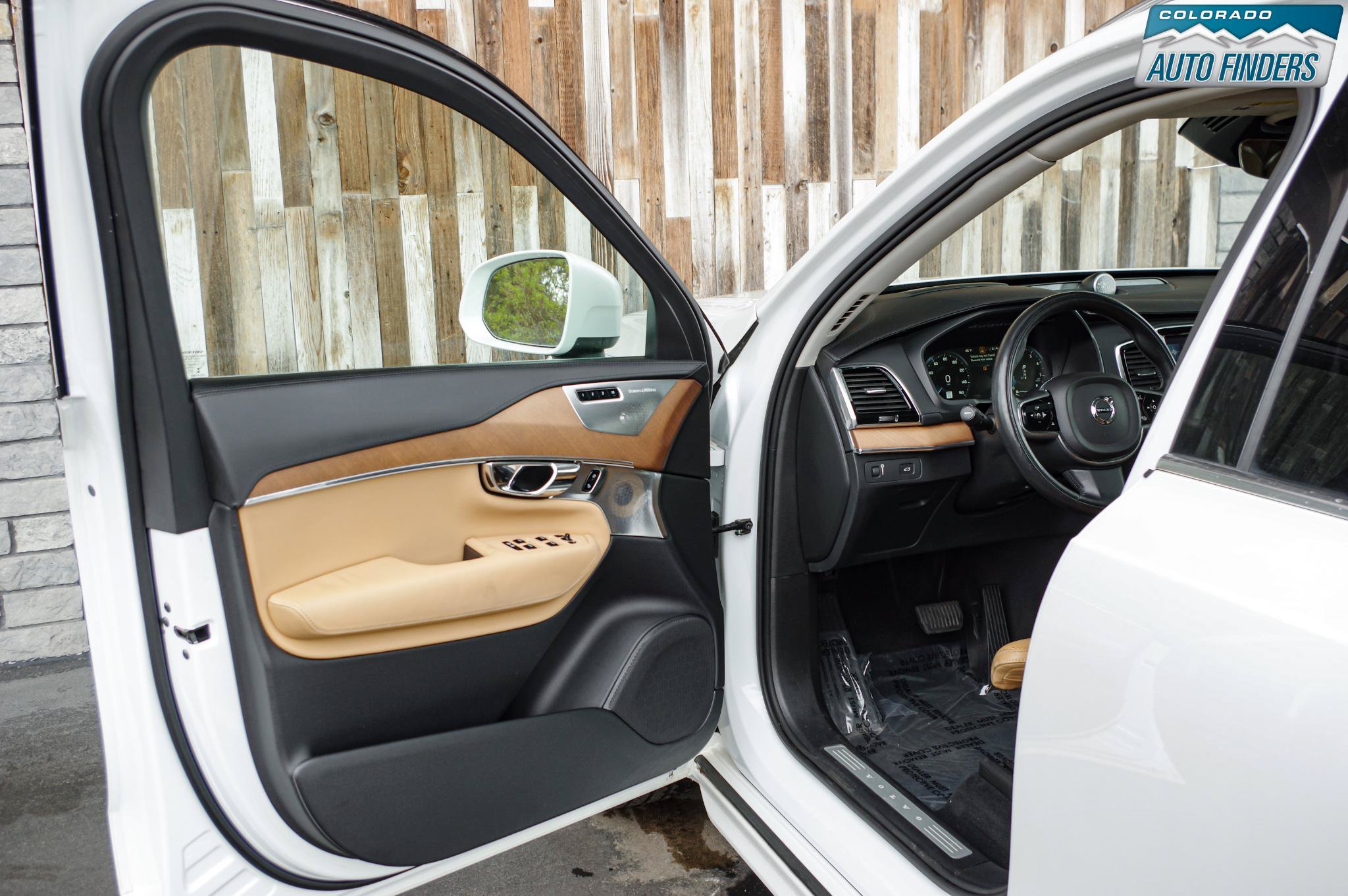 Used 2016 Volvo XC90 T6 Inscription w/ Vision Package AWD/4WD image 11