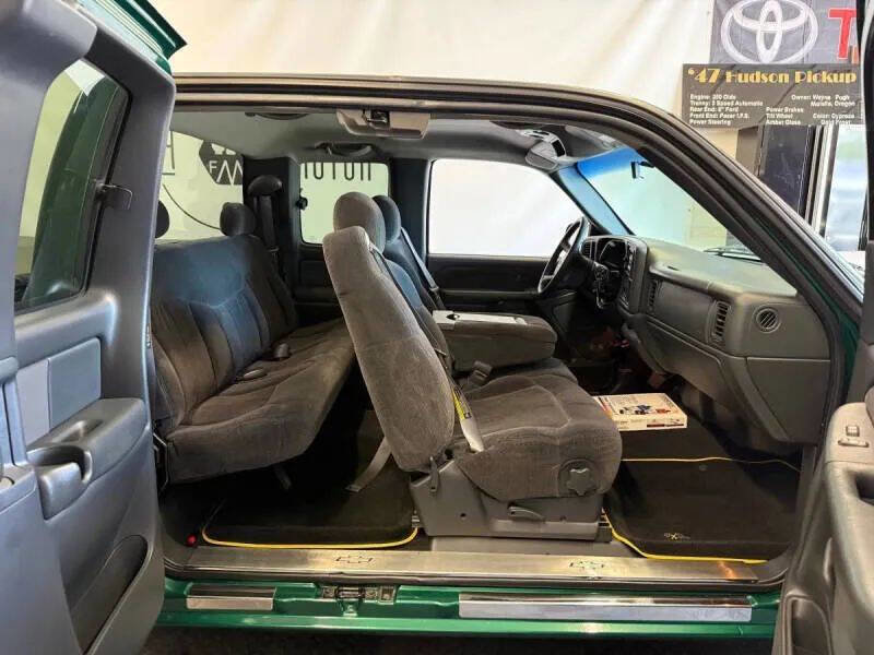 Used 1999 Chevrolet Silverado 1500 LS w/ Firm Ride Suspension Pkg image 18