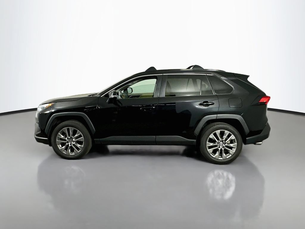 Used 2023 Toyota RAV4 XLE Premium AWD/4WD image 5