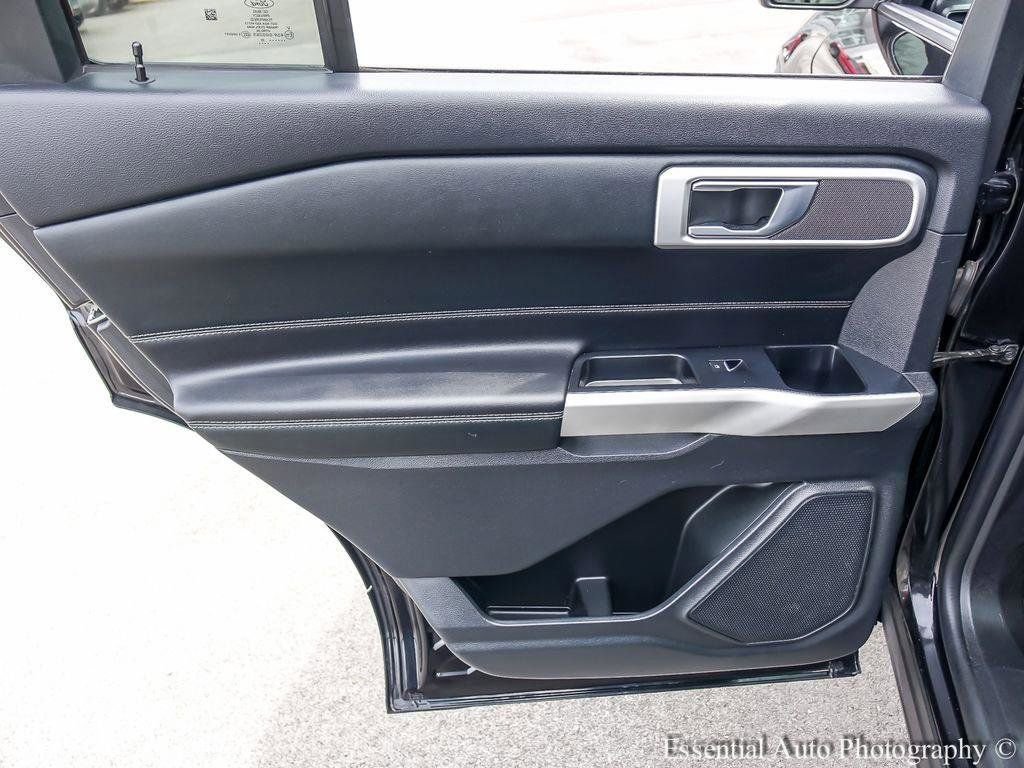 Certified 2022 Ford Explorer XLT w/ Equipment Group 202A AWD/4WD image 23