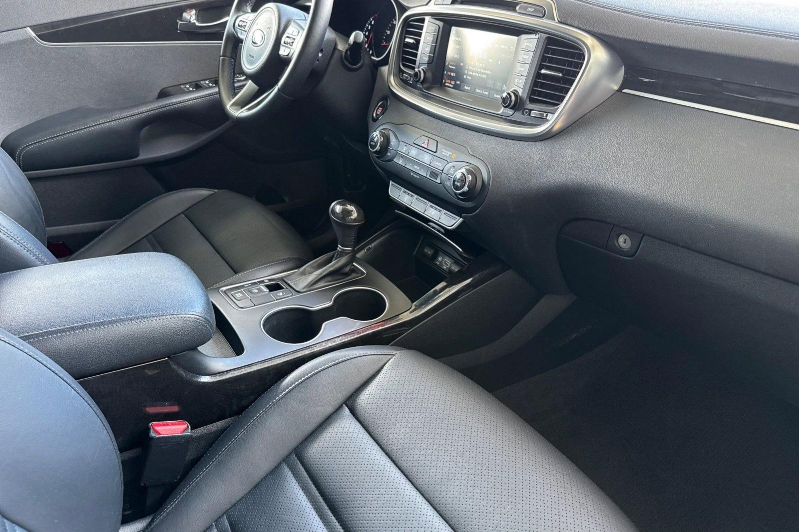 Used 2017 Kia Sorento EX w/ EX Advanced Touring Package image 32