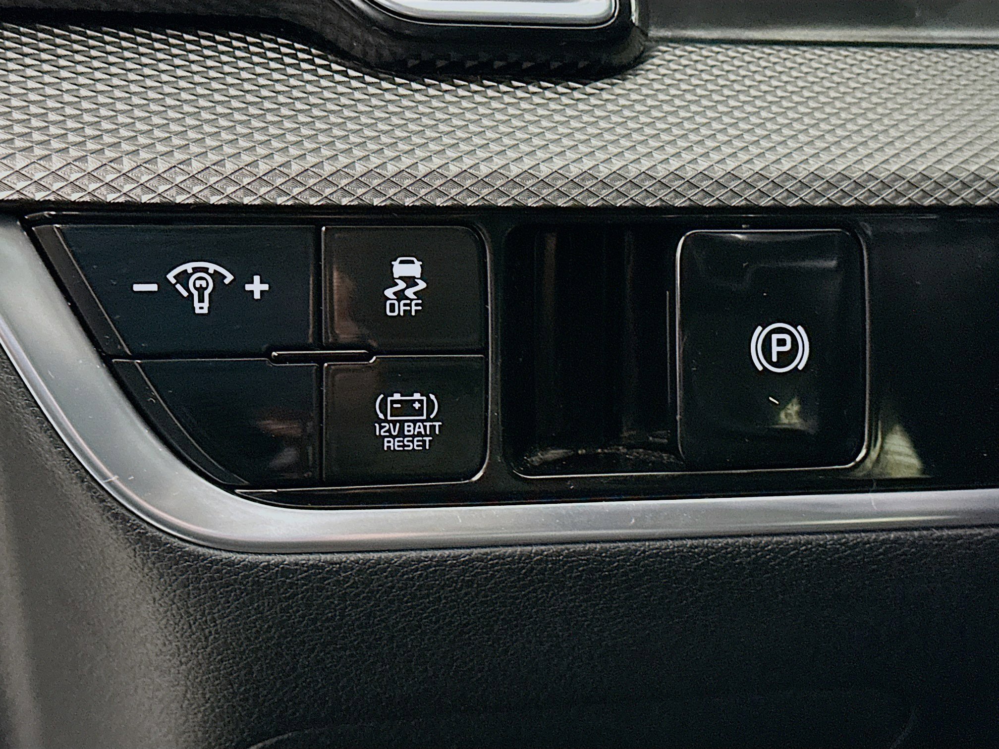 Used 2023 Kia Sportage LX image 16