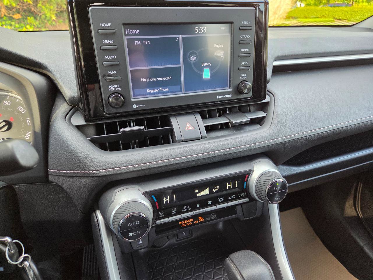 Used 2021 Toyota RAV4 LE AWD/4WD image 19