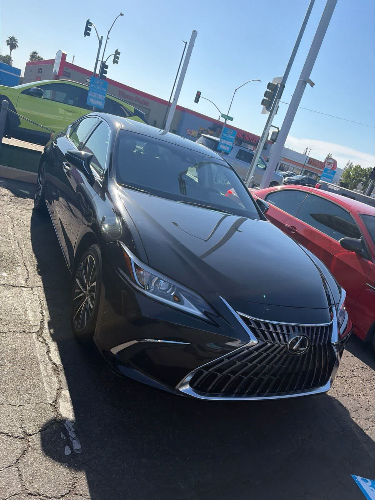 Used 2025 Lexus ES 300h w/ Premium Package FWD image 17