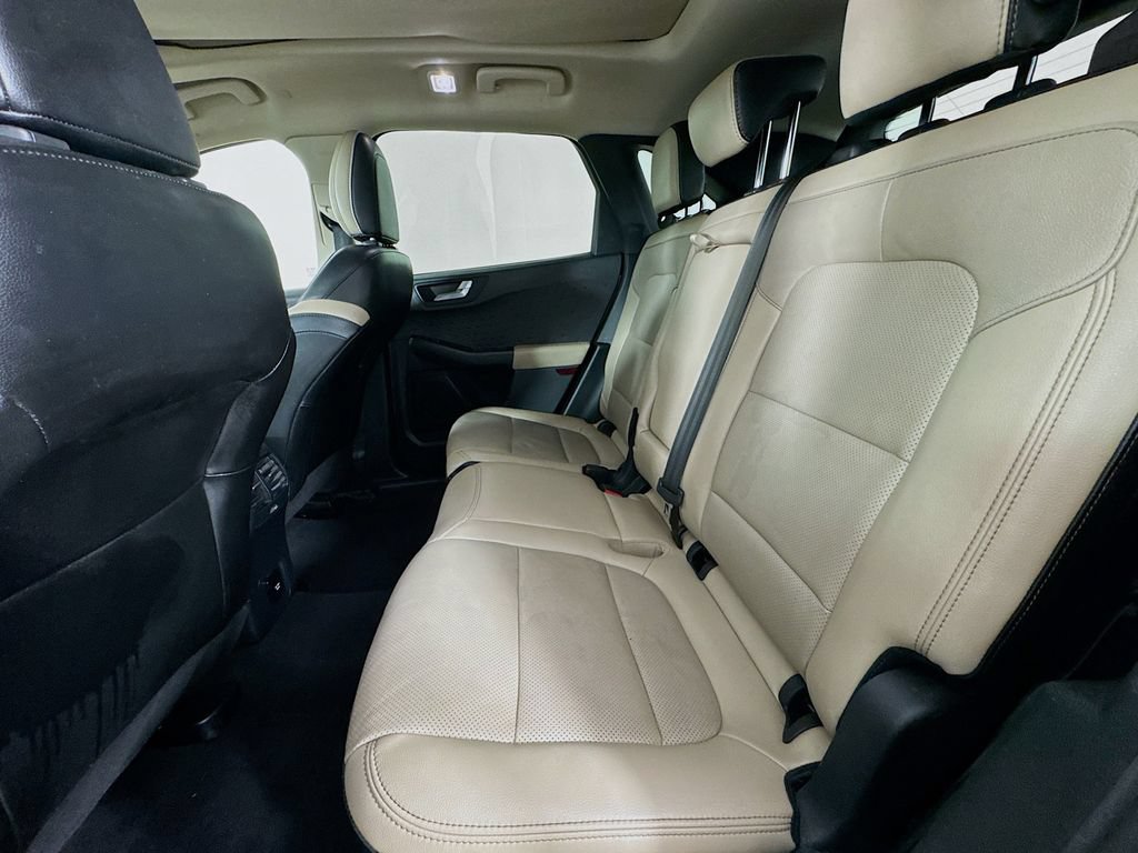 Used 2020 Ford Escape Titanium w/ Titanium Premium Package 2.0 FWD image 31
