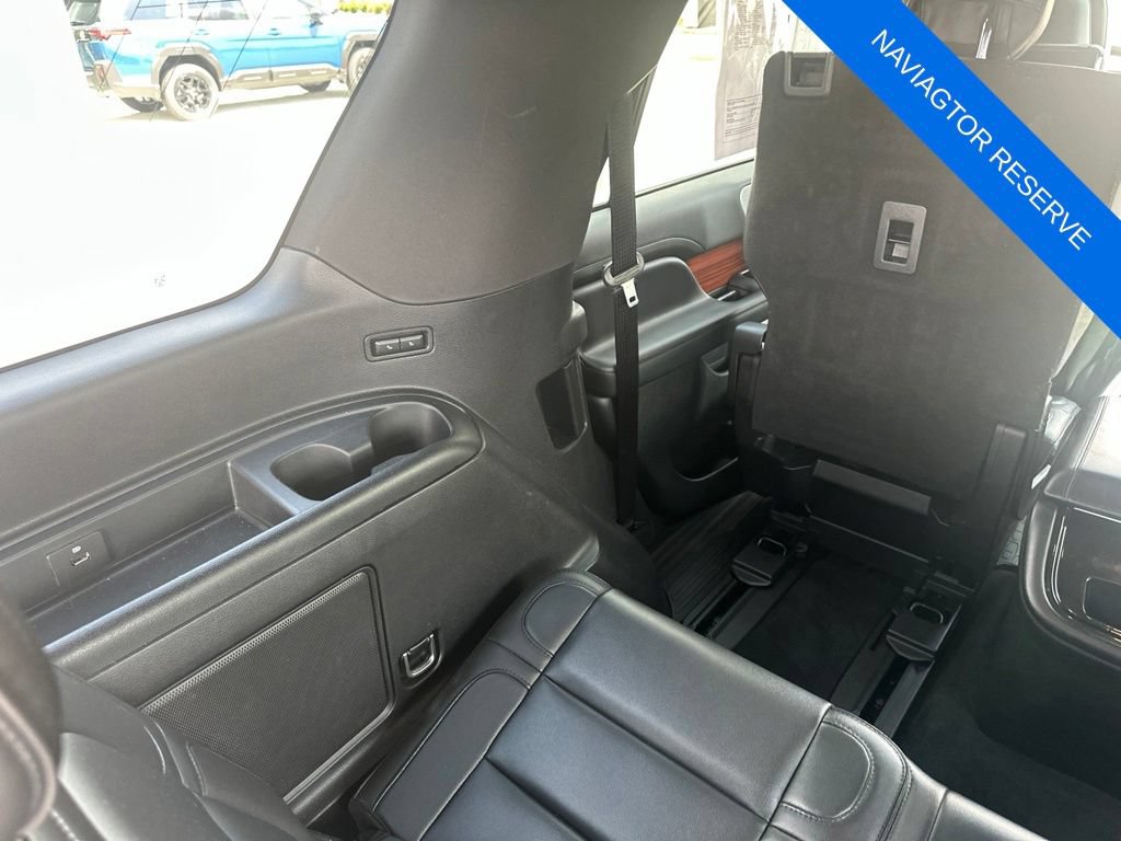 Used 2018 Lincoln Navigator Reserve w/ Technology Package AWD/4WD image 31