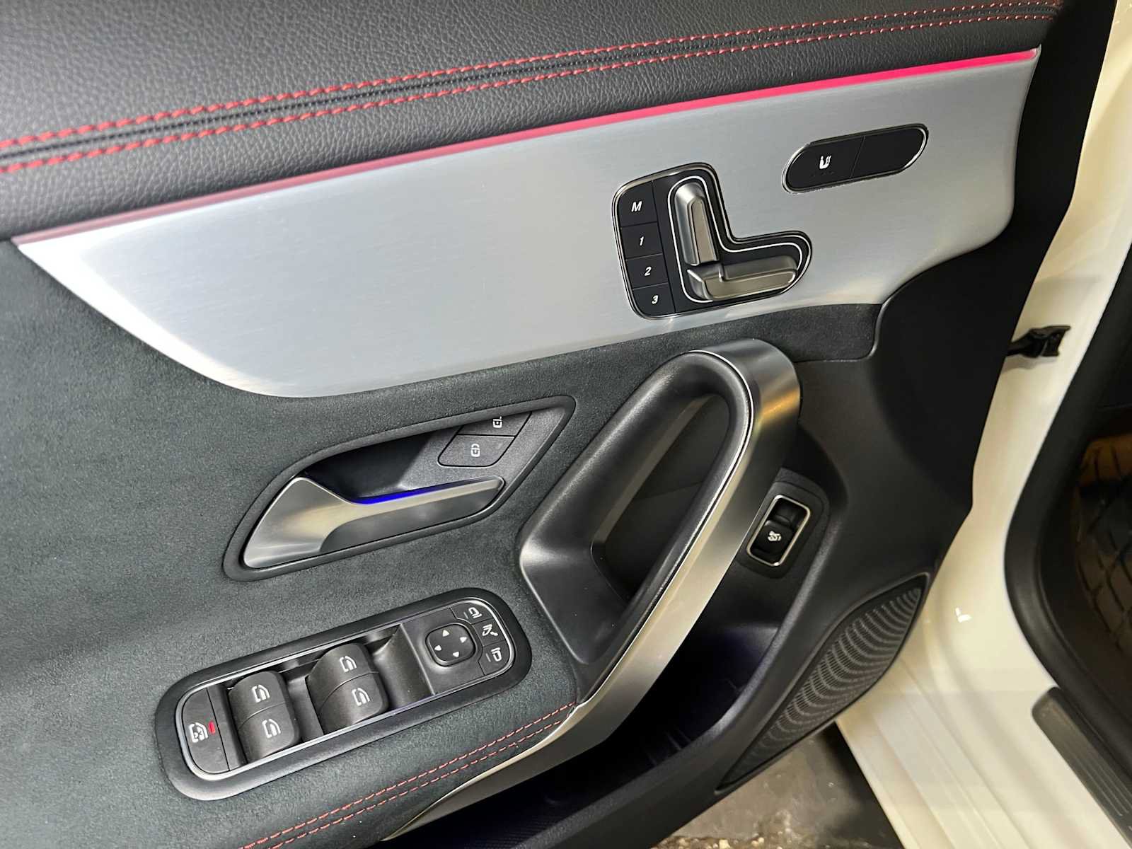 Used 2023 Mercedes-Benz CLA 250 4MATIC image 21