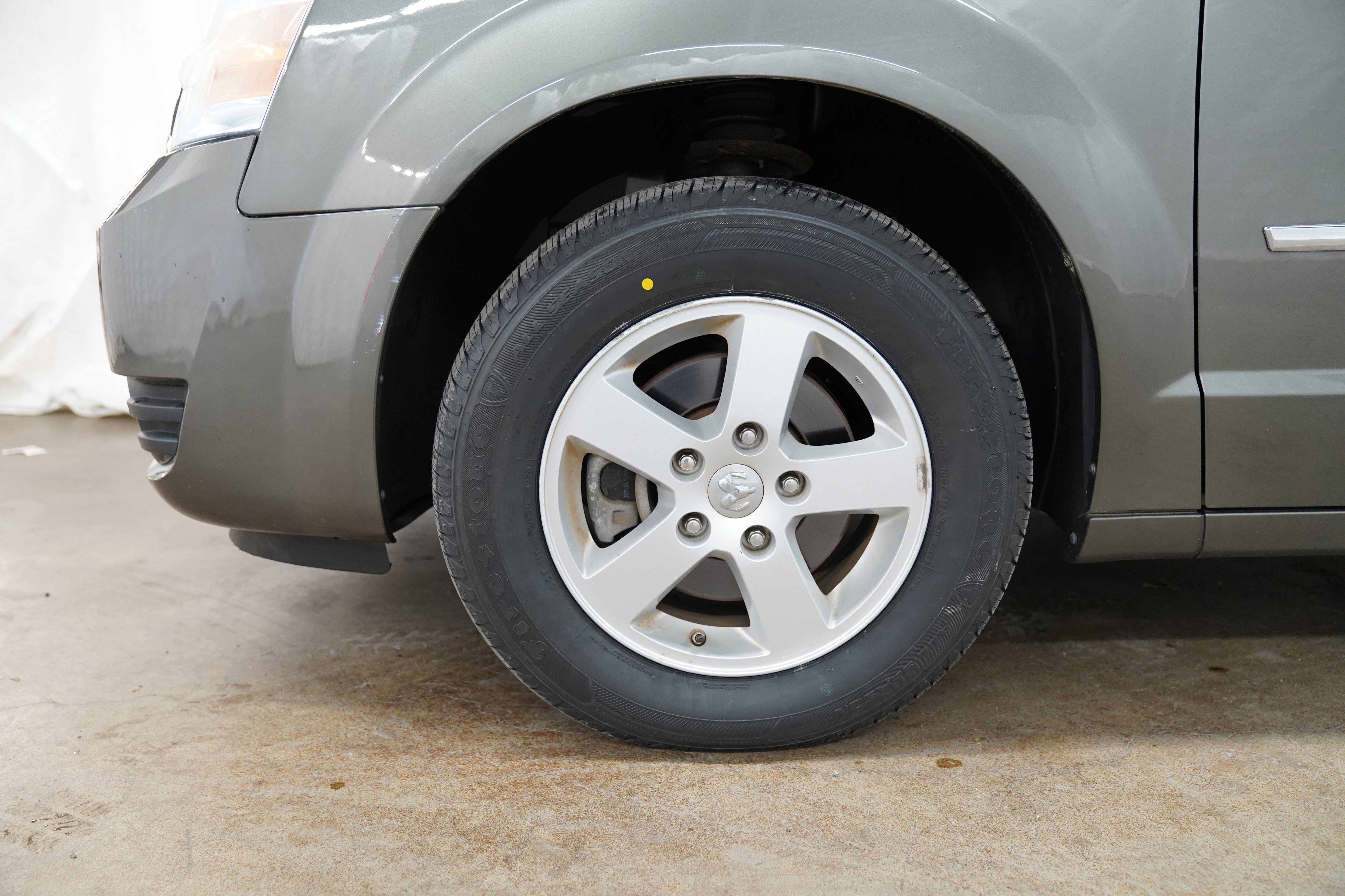 Used 2010 Dodge Grand Caravan SXT FWD image 15