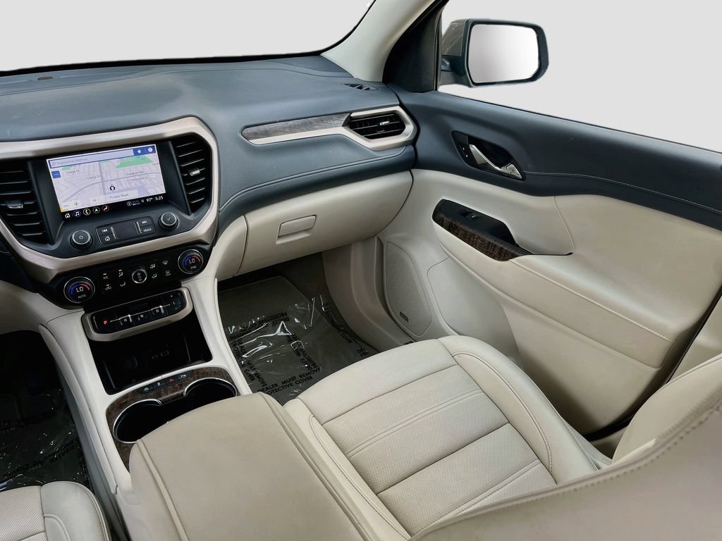 Used 2023 GMC Acadia Denali w/ Denali Technology Package FWD image 24