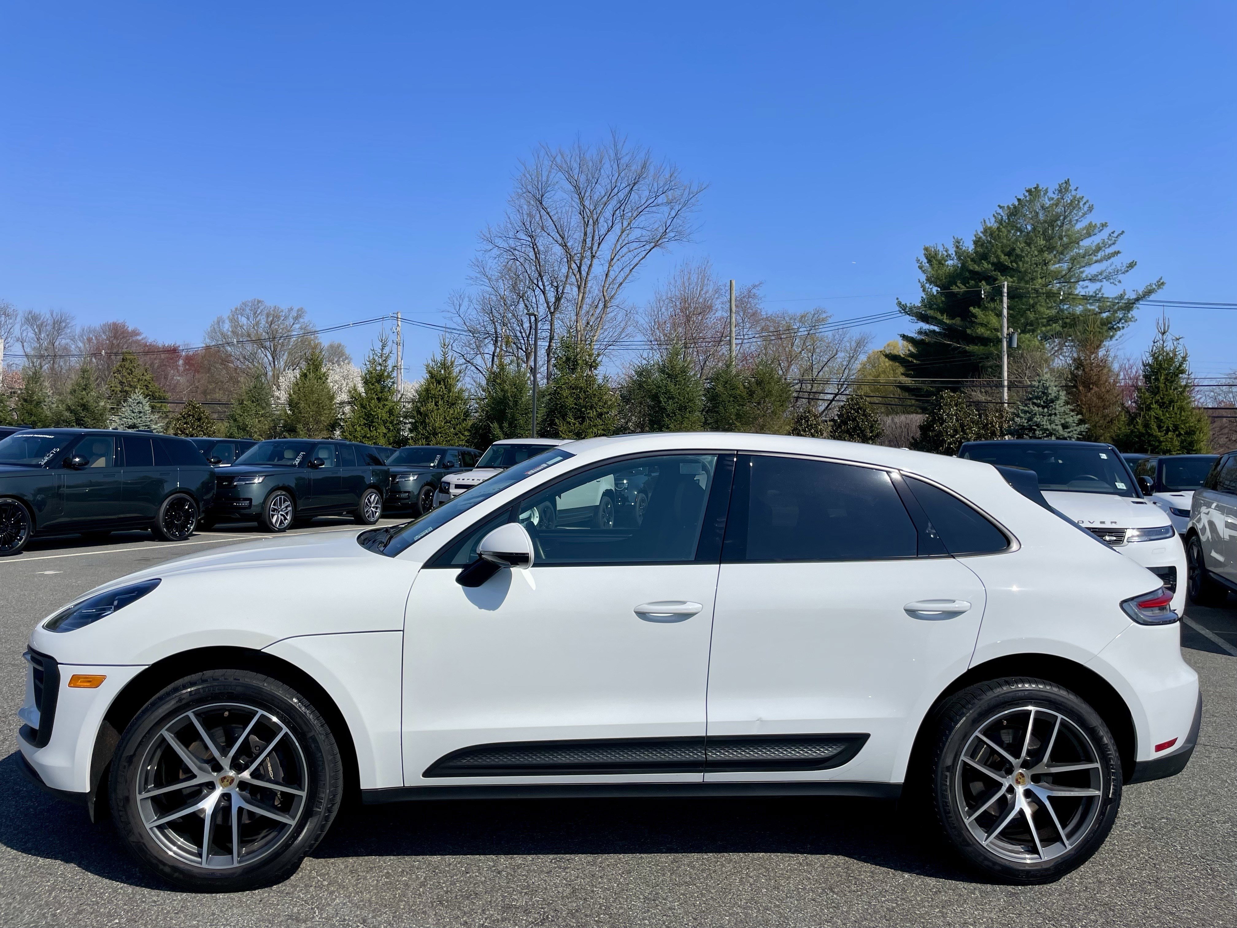 Used 2022 Porsche Macan image 8