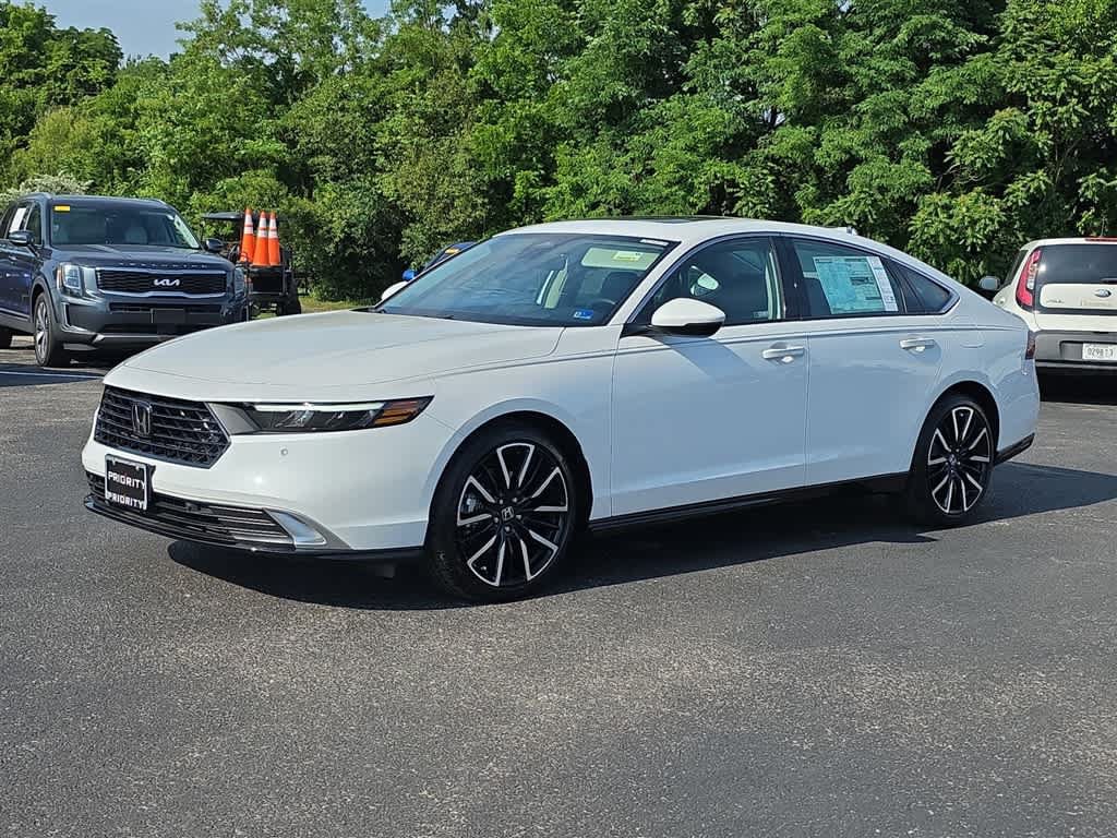 Used 2025 Honda Accord Touring image 5