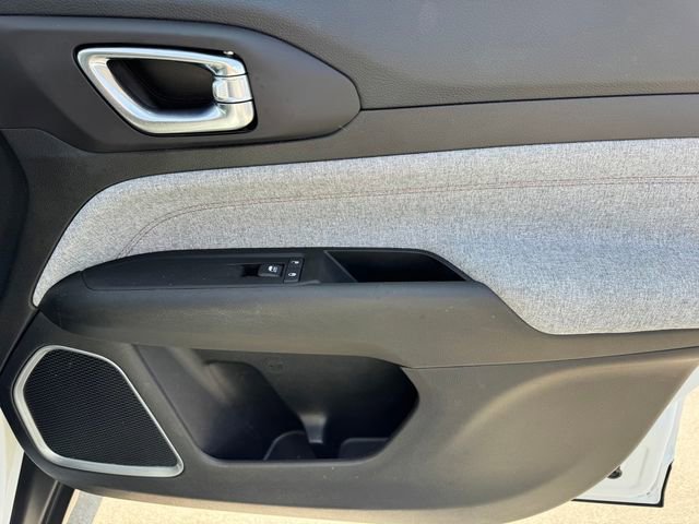 Used 2022 Jeep Compass Latitude image 7