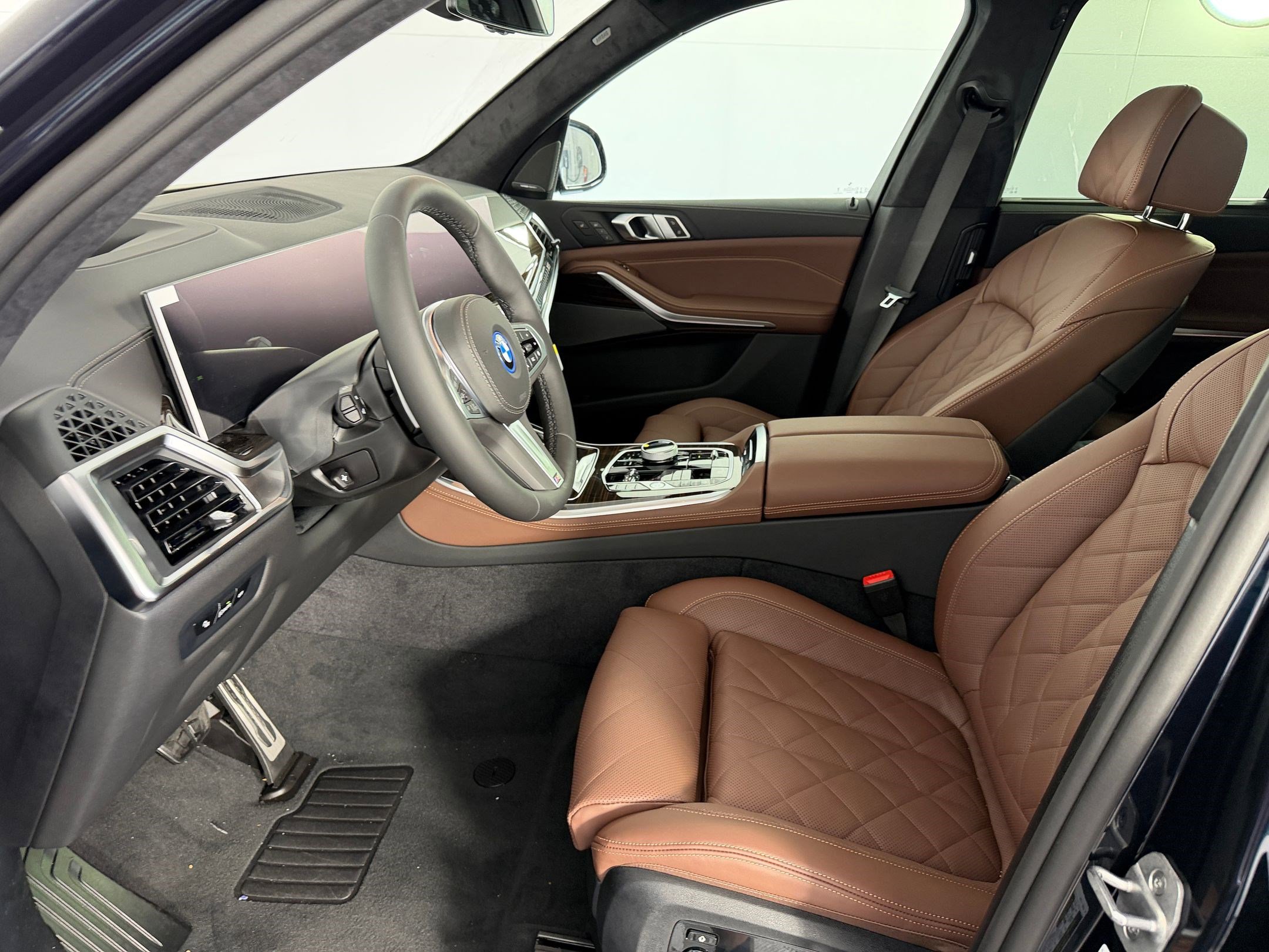 New 2026 BMW X5 xDrive50e w/ Executive Package image 5