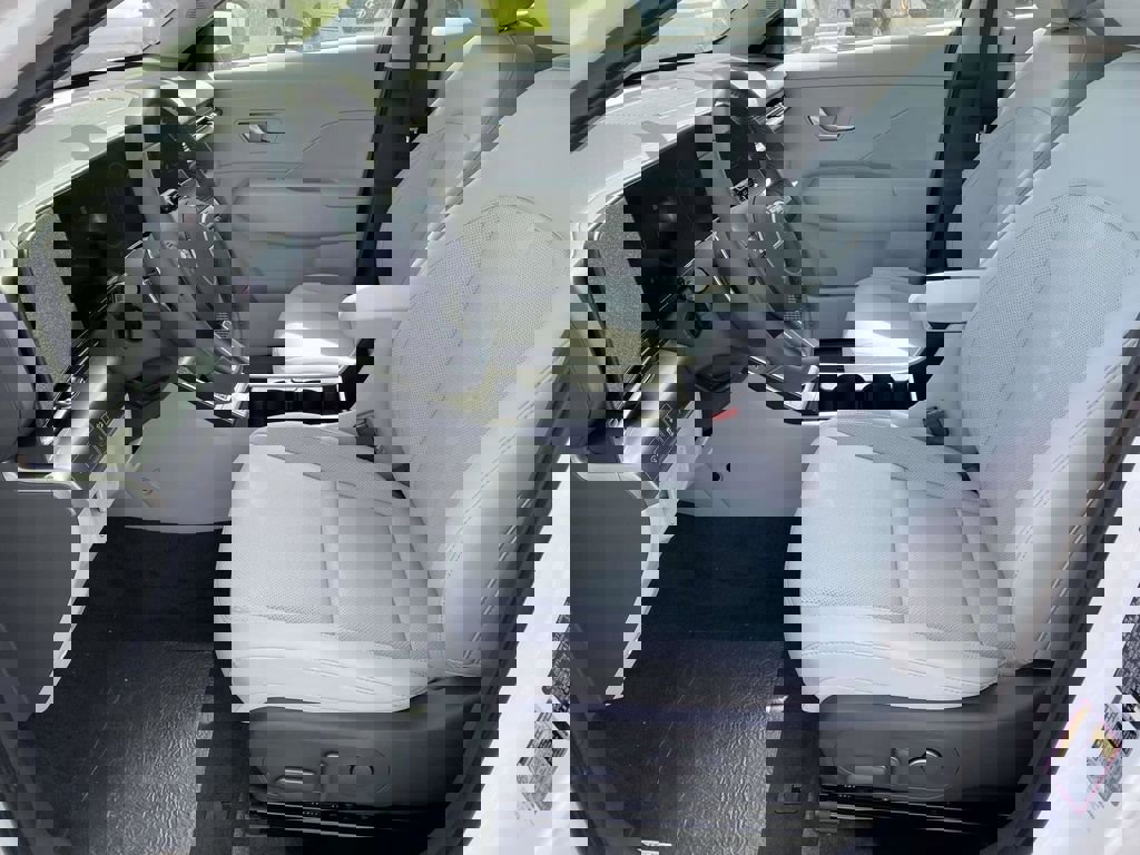 New 2026 Hyundai Kona SEL Premium image 8