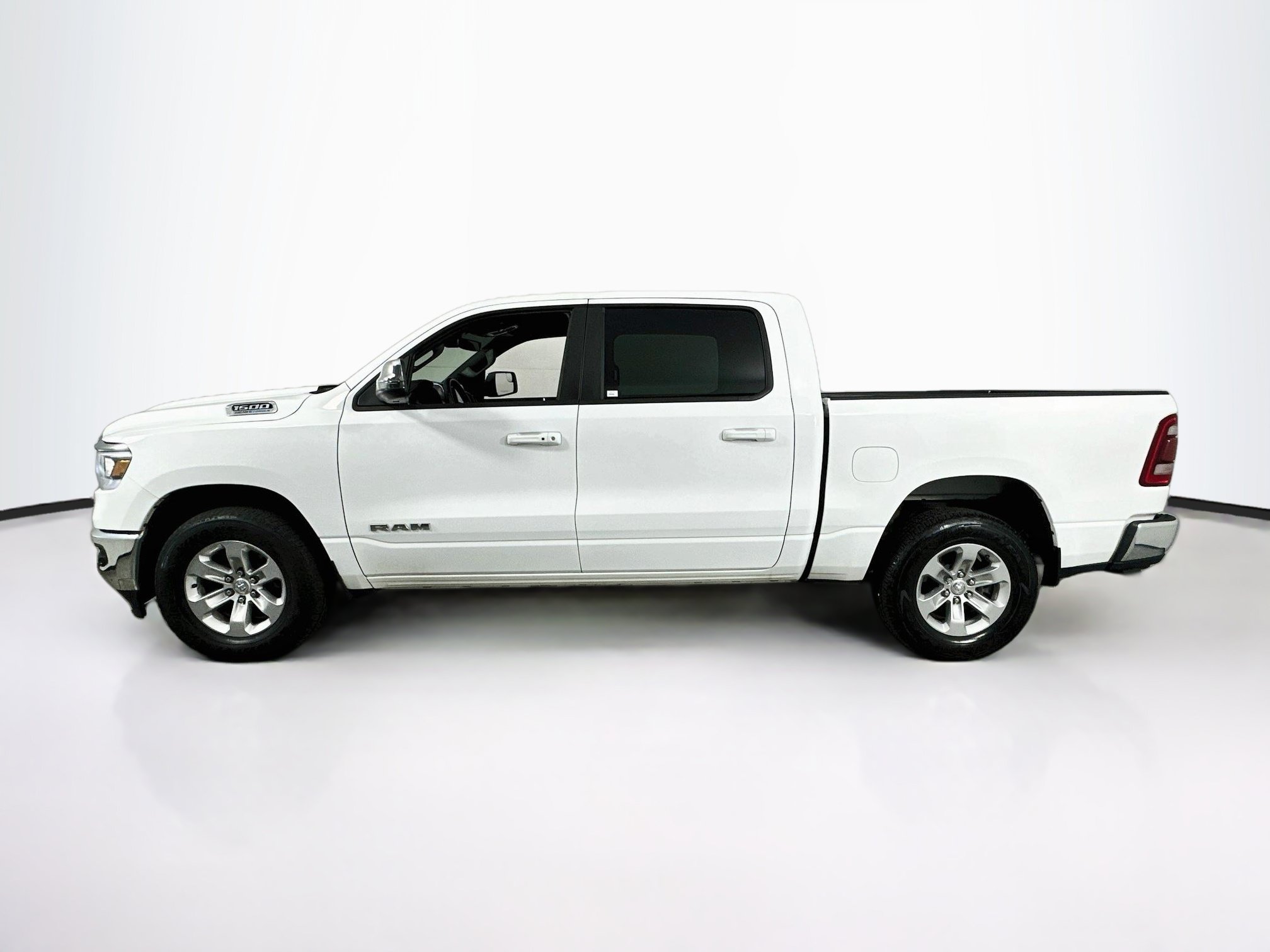 Used 2023 RAM 1500 Laramie AWD/4WD image 8