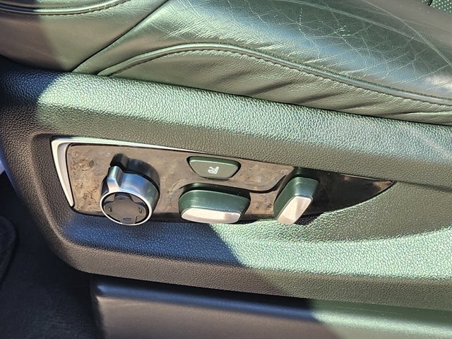 Used 2020 Cadillac Escalade Platinum image 15