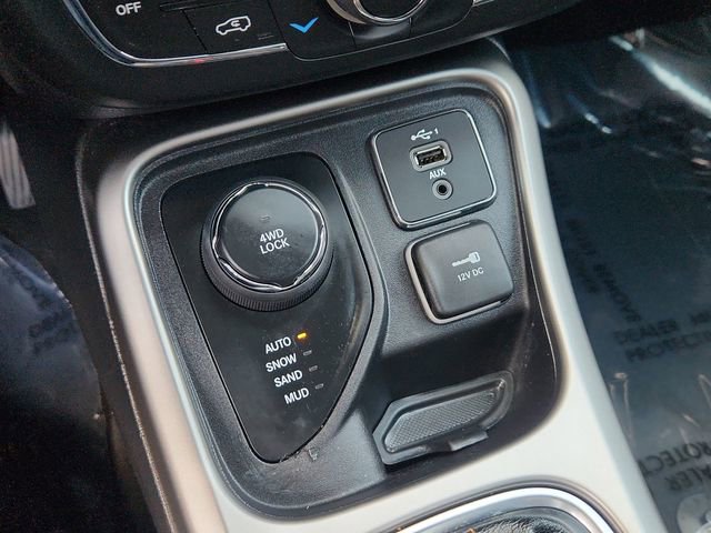 Used 2021 Jeep Compass Latitude w/ Convenience Group AWD/4WD image 39