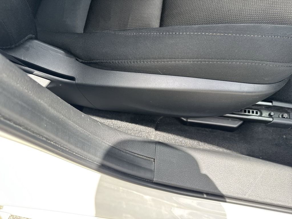 Used 2020 MAZDA MAZDA3 Sedan FWD image 41