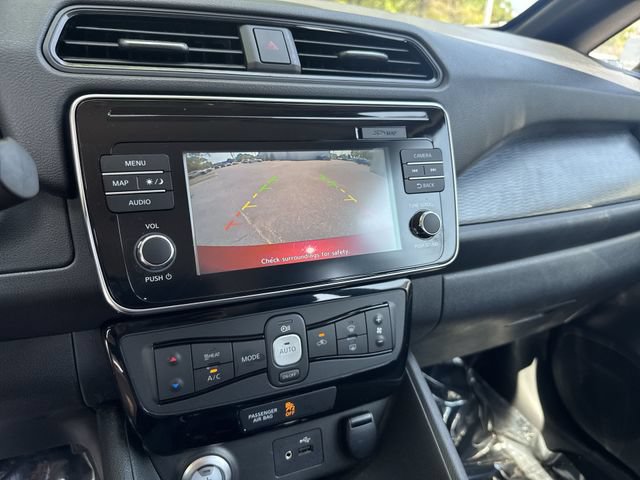 Used 2018 Nissan Leaf SV w/ SV Technology Package FWD image 21