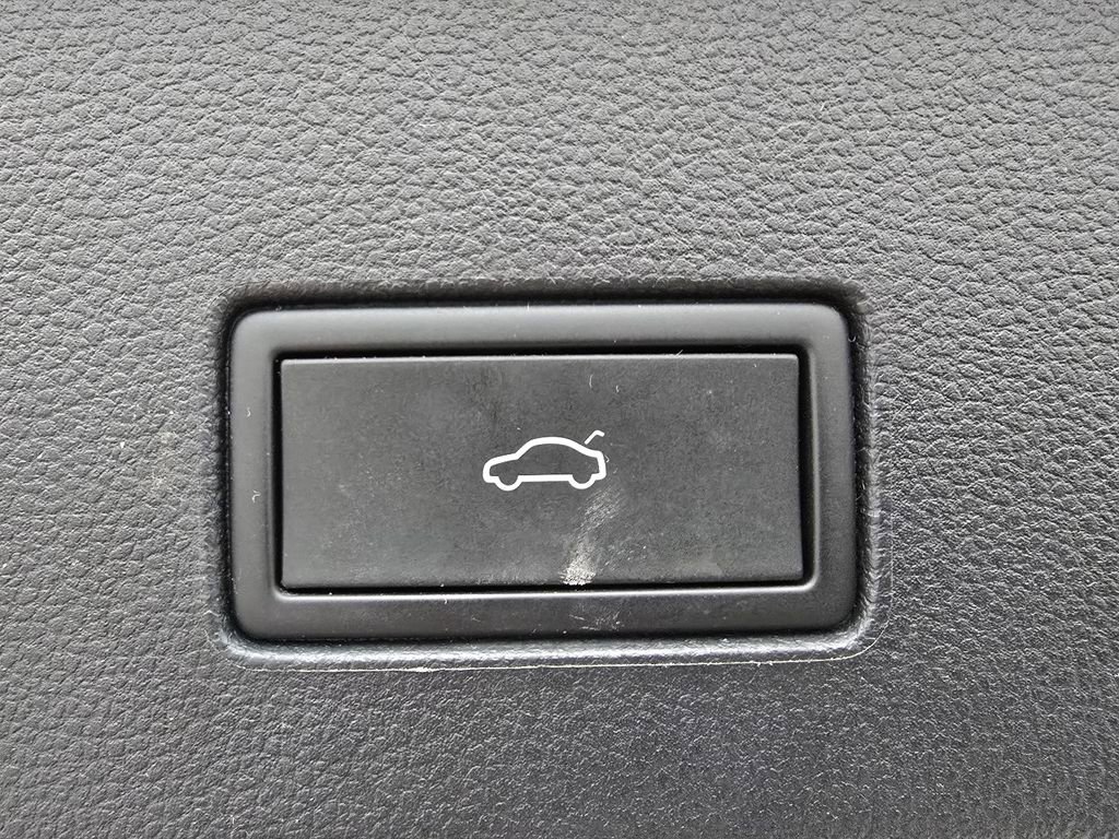 Used 2021 Volkswagen Atlas Cross Sport SEL Premium R-Line image 20