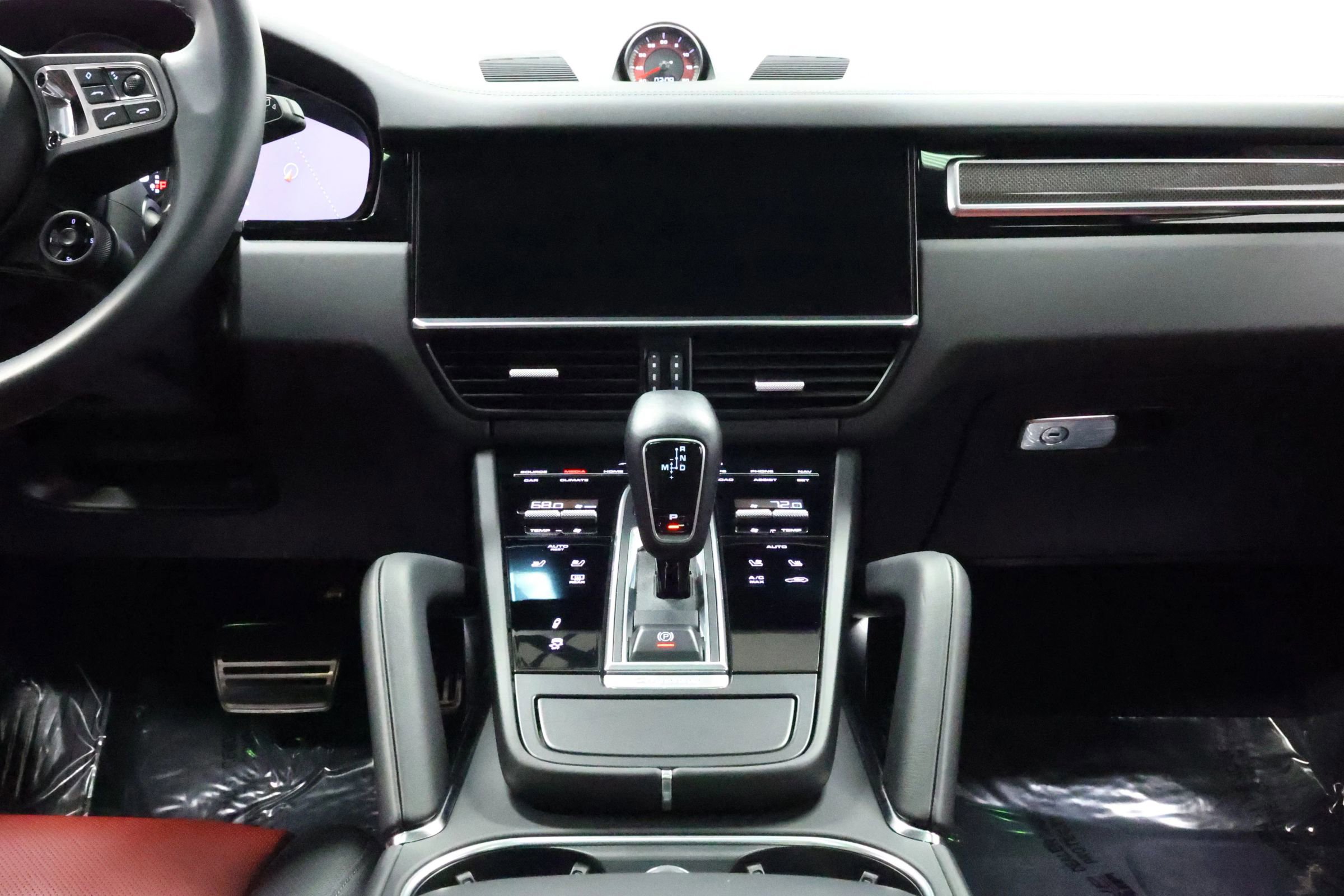 Used 2020 Porsche Cayenne Turbo image 35