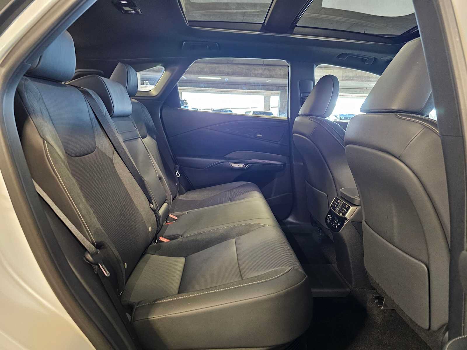 Used 2025 Lexus RX 450h AWD w/ Convenience Package image 30