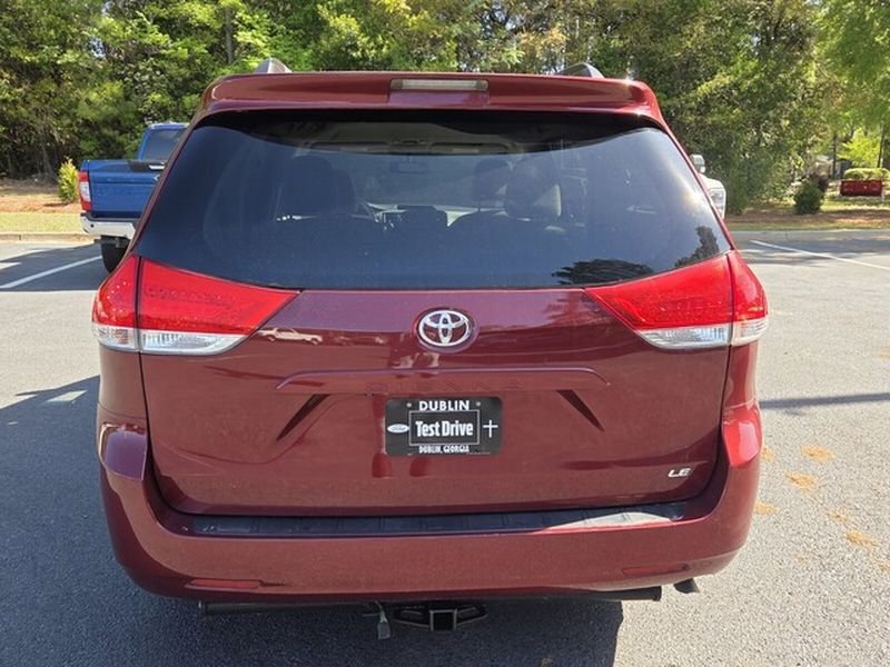 Used 2014 Toyota Sienna LE FWD image 13