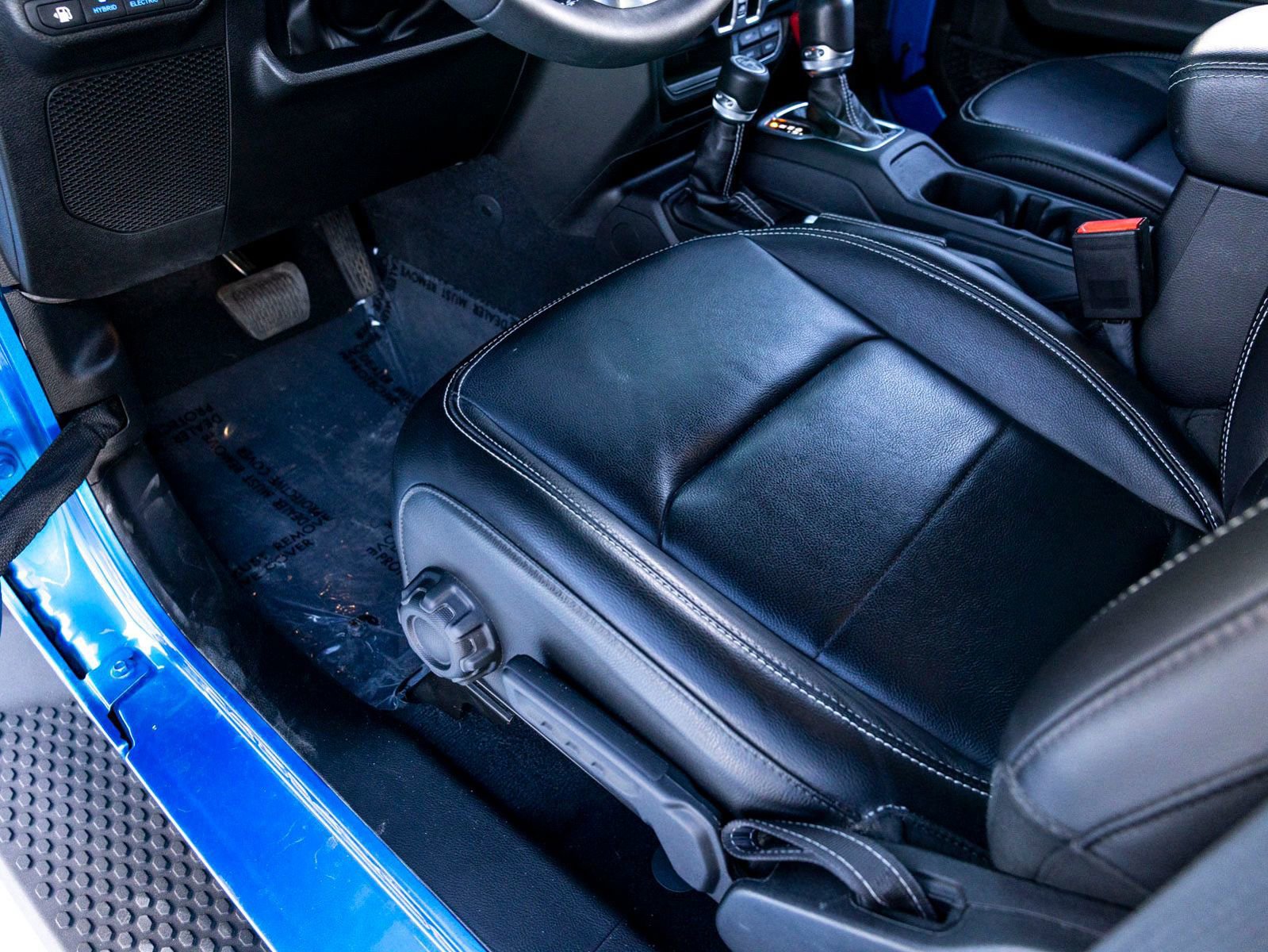 Used 2023 Jeep Wrangler Unlimited Sahara image 14