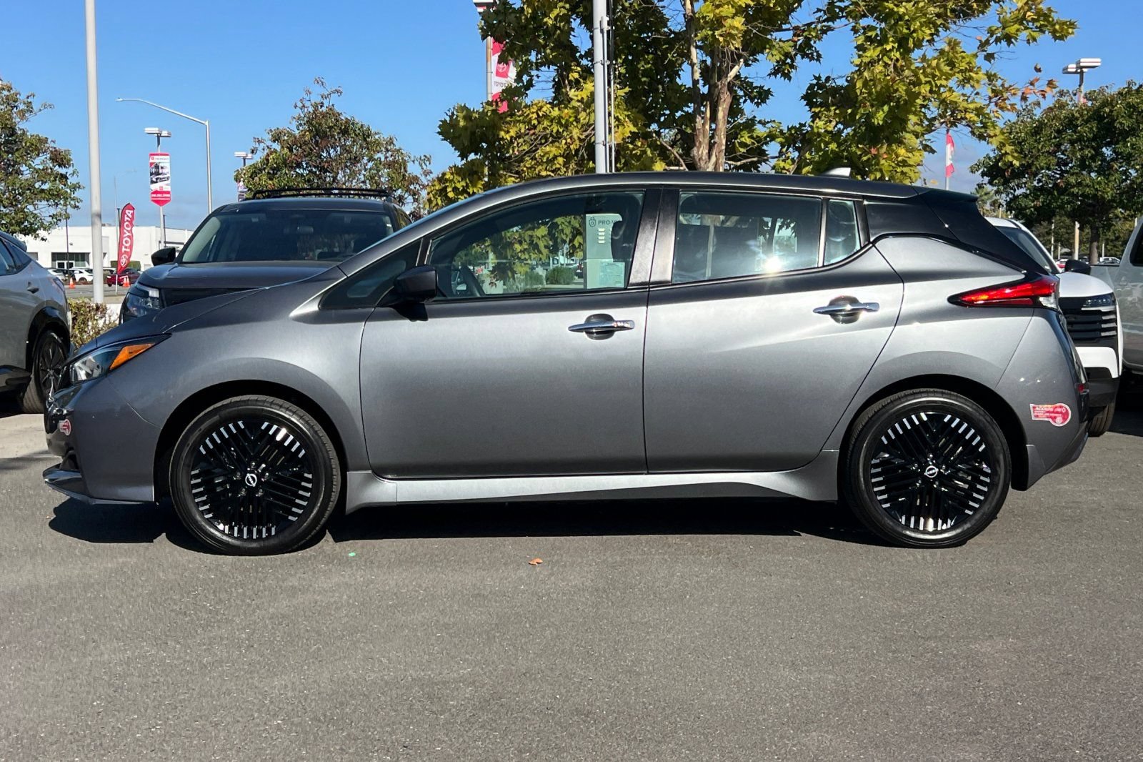 Certified 2024 Nissan Leaf SV Plus FWD image 7