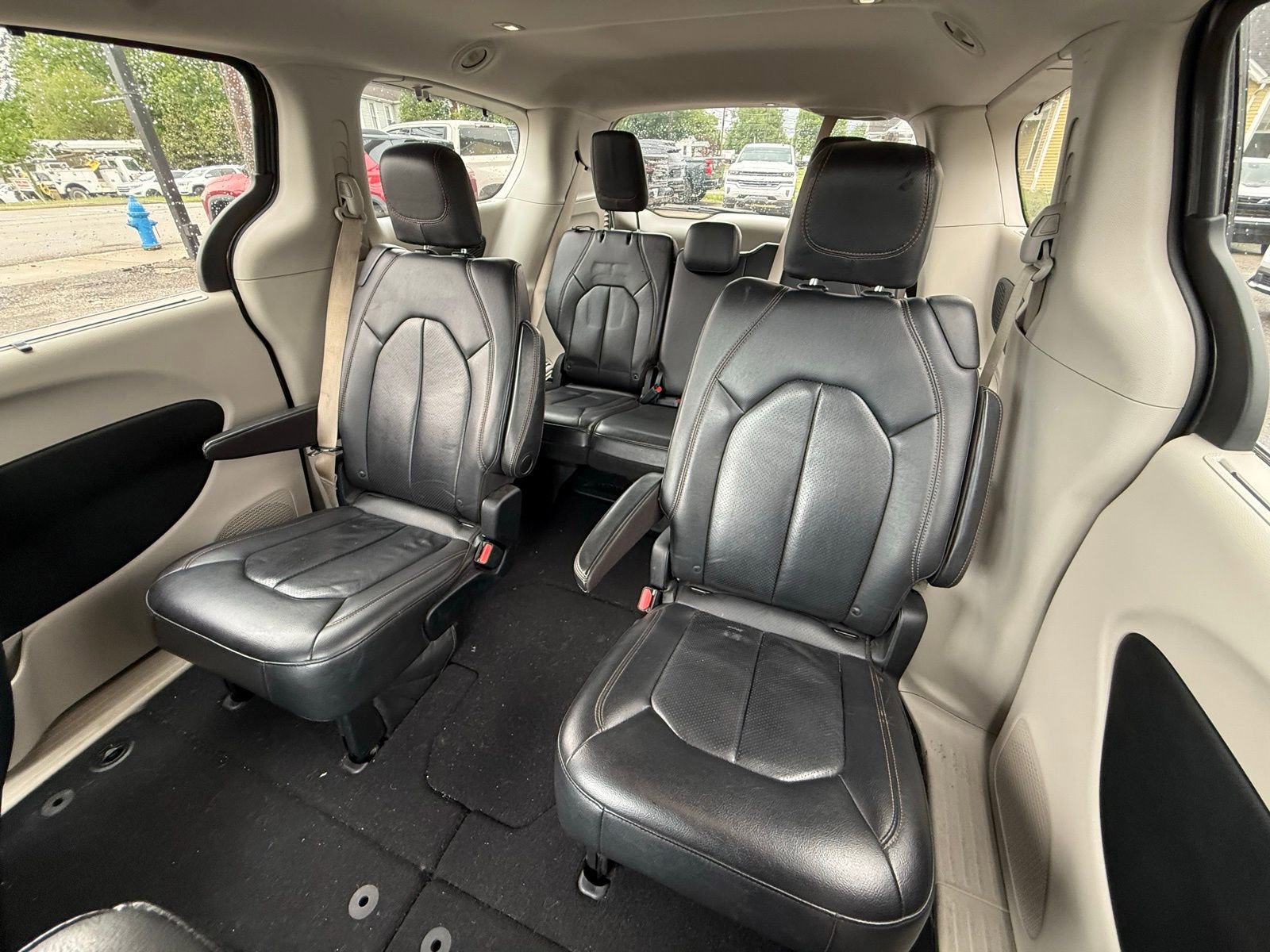 Used 2017 Chrysler Pacifica Touring-L Plus FWD image 15