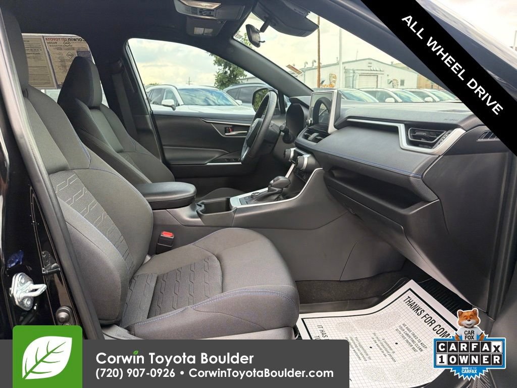 Used 2024 Toyota RAV4 SE w/ Convenience Package AWD/4WD image 11
