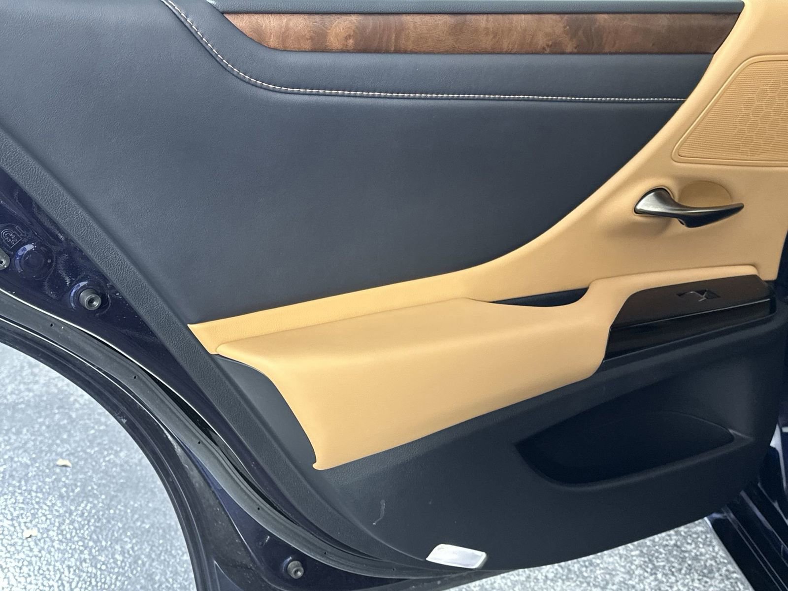 Used 2022 Lexus ES 350 w/ Premium Package image 34