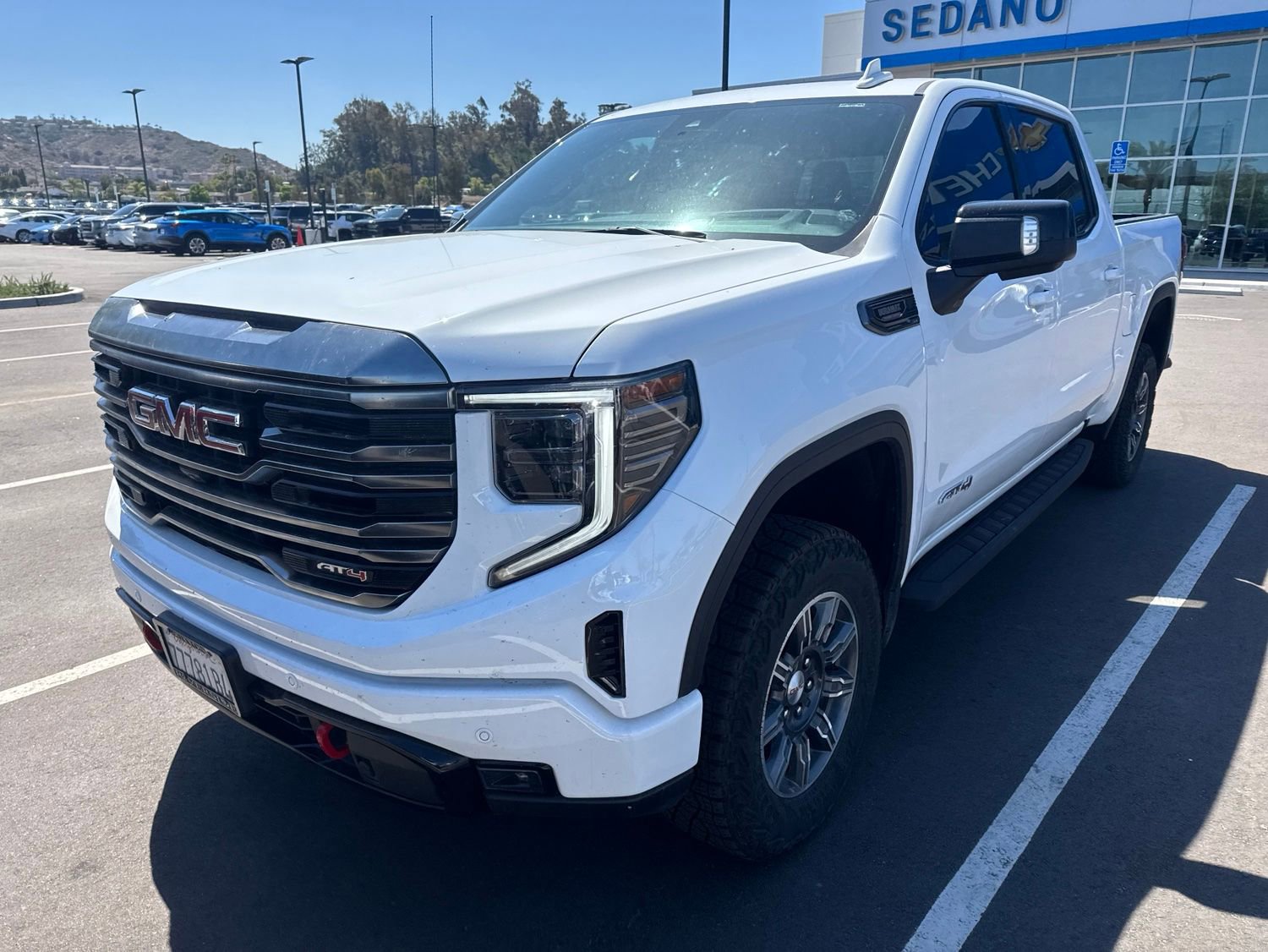 Used 2024 GMC Sierra 1500 AT4 w/ Technology Package AWD/4WD image 3