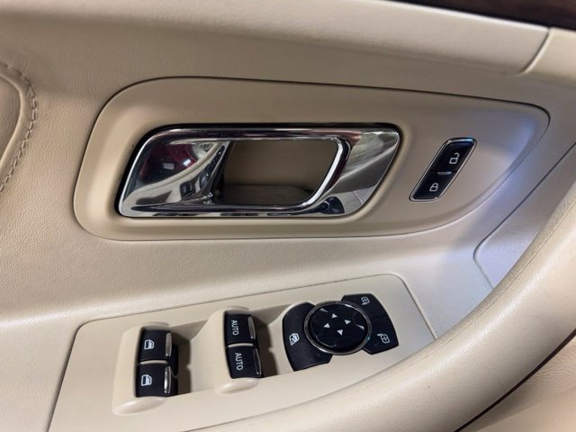 Used 2013 Ford Taurus Limited FWD image 13