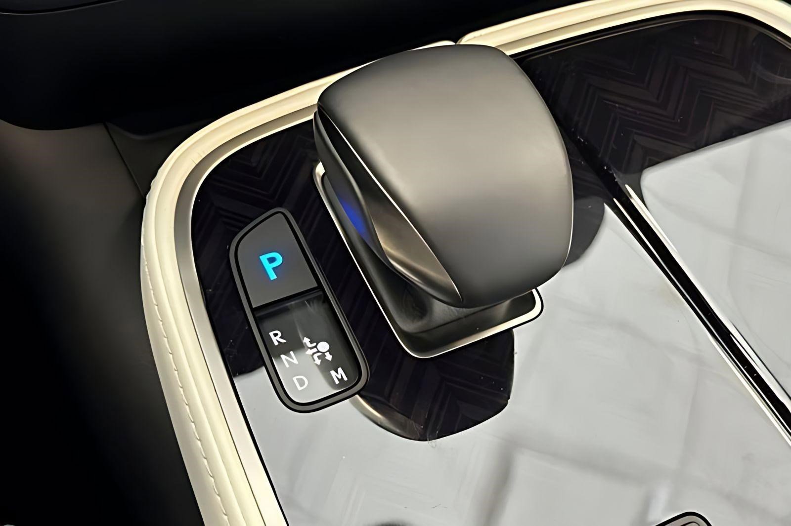 Used 2024 Lexus LS 500 w/ Interior Upgrade Package image 18