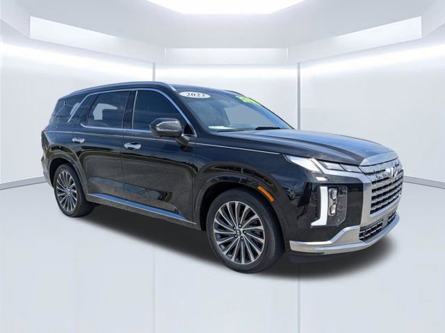 Used 2023 Hyundai Palisade Calligraphy image 2