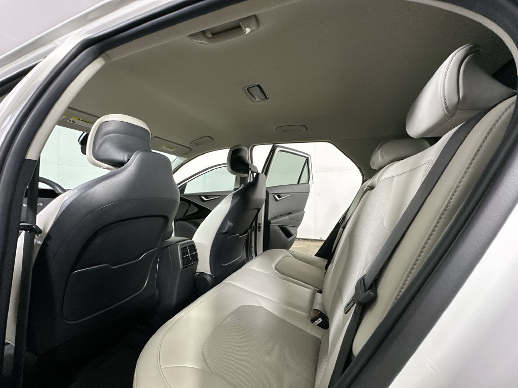 Used 2023 Kia Niro EX FWD image 15