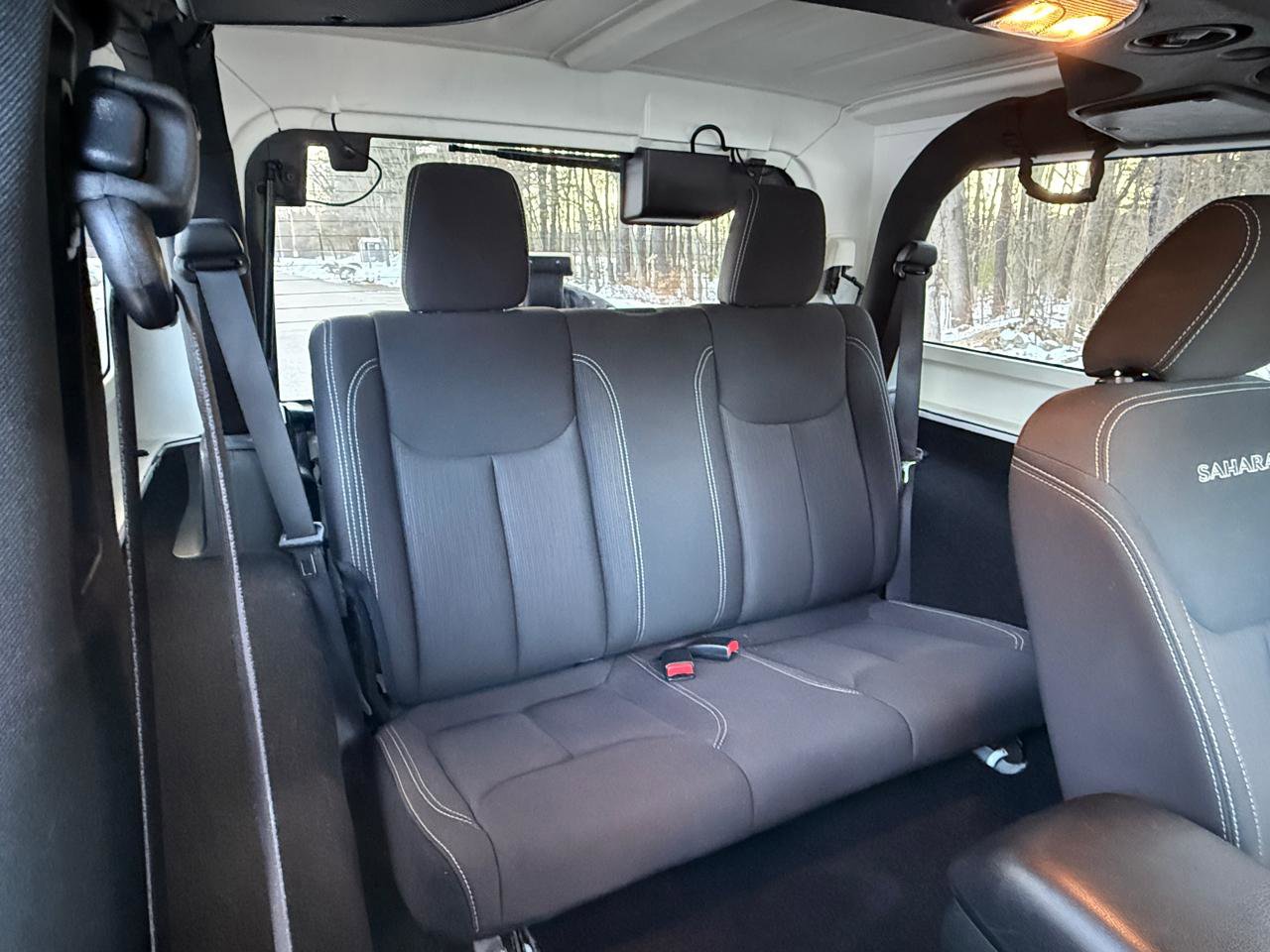 Used 2018 Jeep Wrangler Sahara w/ Connectivity Group image 26