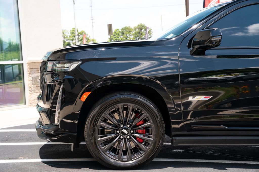 Used 2023 Cadillac Escalade ESV V w/ LPO, ONYX Package AWD/4WD image 23