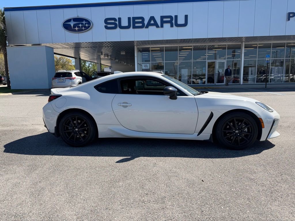 Used 2023 Toyota GR86 image 2