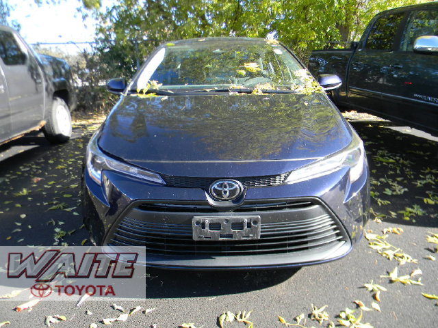 Used 2024 Toyota Corolla LE w/ LE Convenience Package FWD image 5