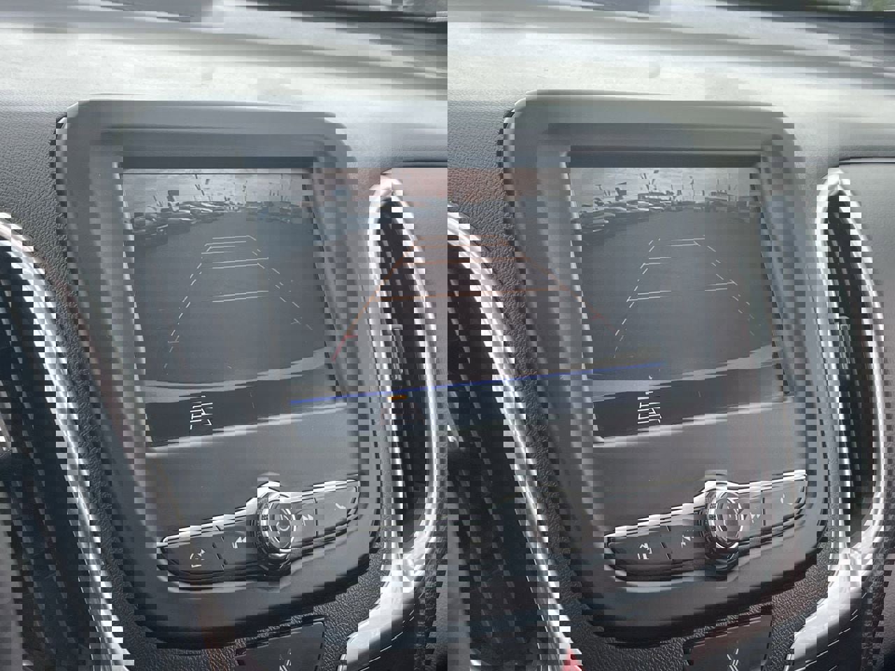 Used 2021 Chevrolet Equinox LT image 27