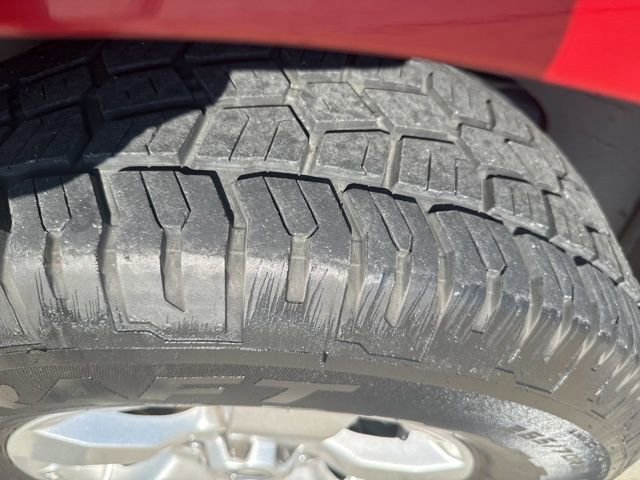 Used 2012 Nissan Frontier SV image 45