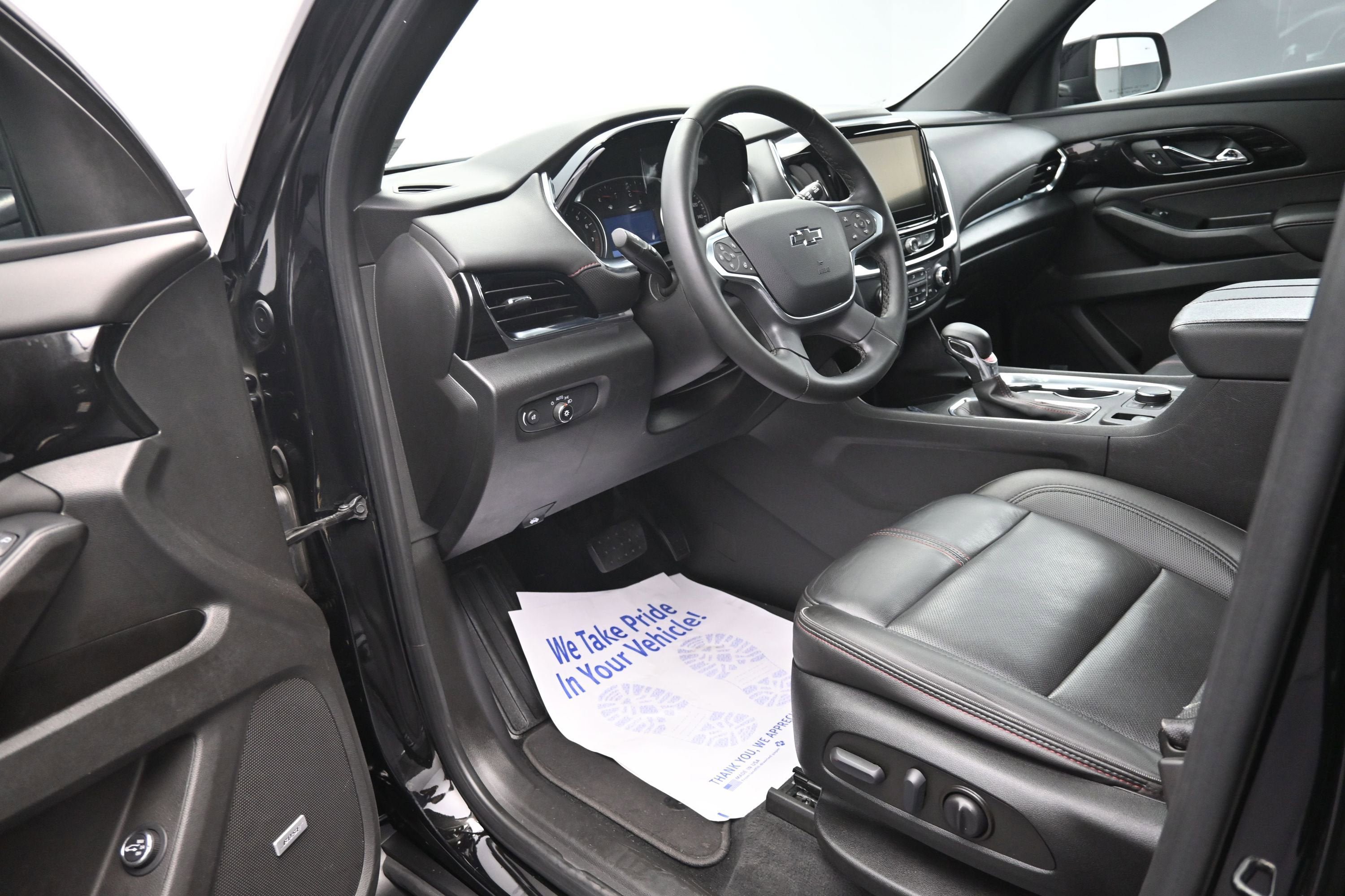 Used 2023 Chevrolet Traverse RS AWD/4WD image 9