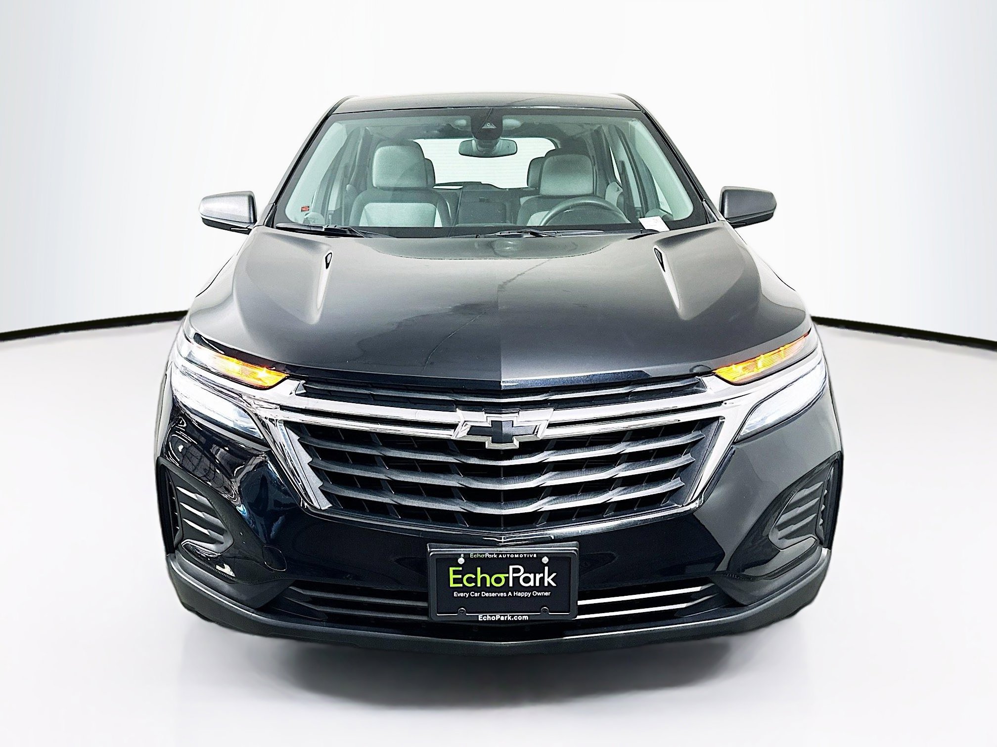 Used 2023 Chevrolet Equinox LS image 2