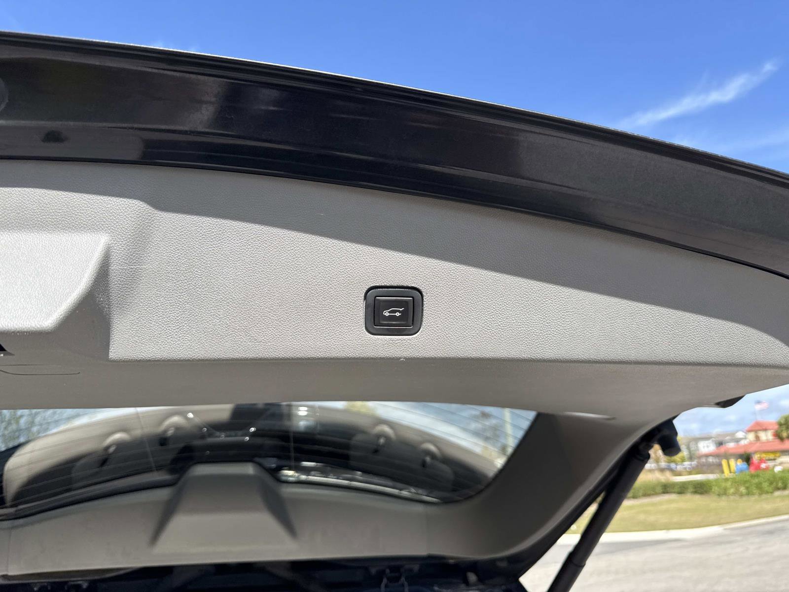 Used 2020 Cadillac XT6 Premium Luxury image 13