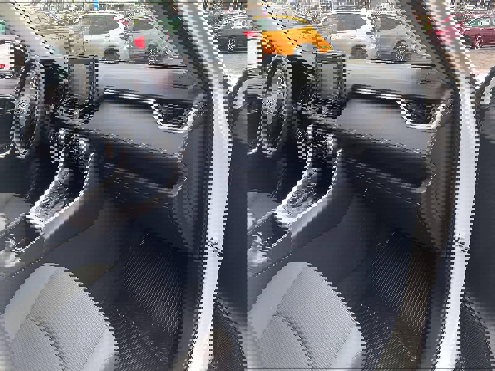 Used 2022 Toyota RAV4 LE image 18