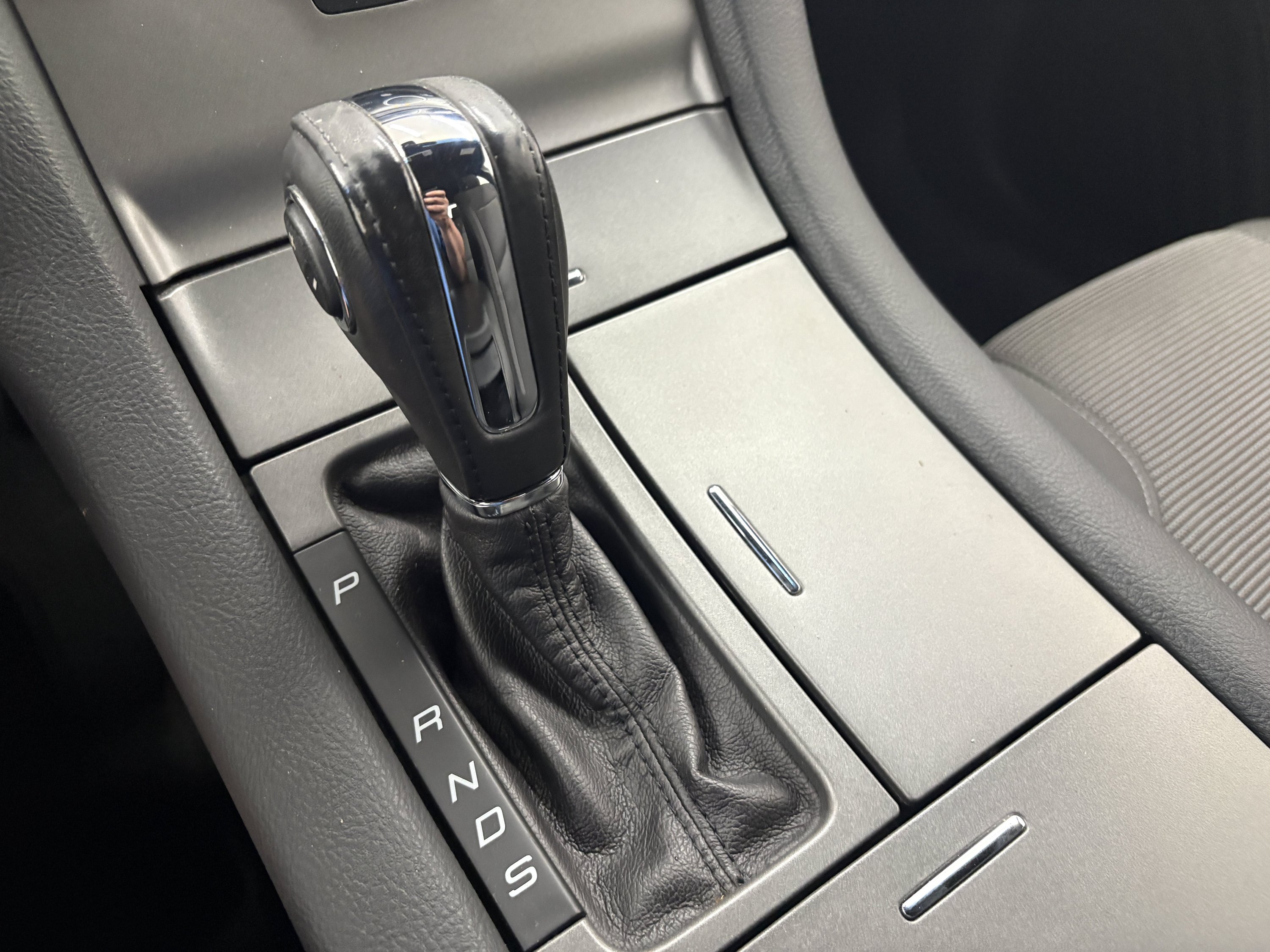 Used 2015 Ford Taurus SEL FWD image 18