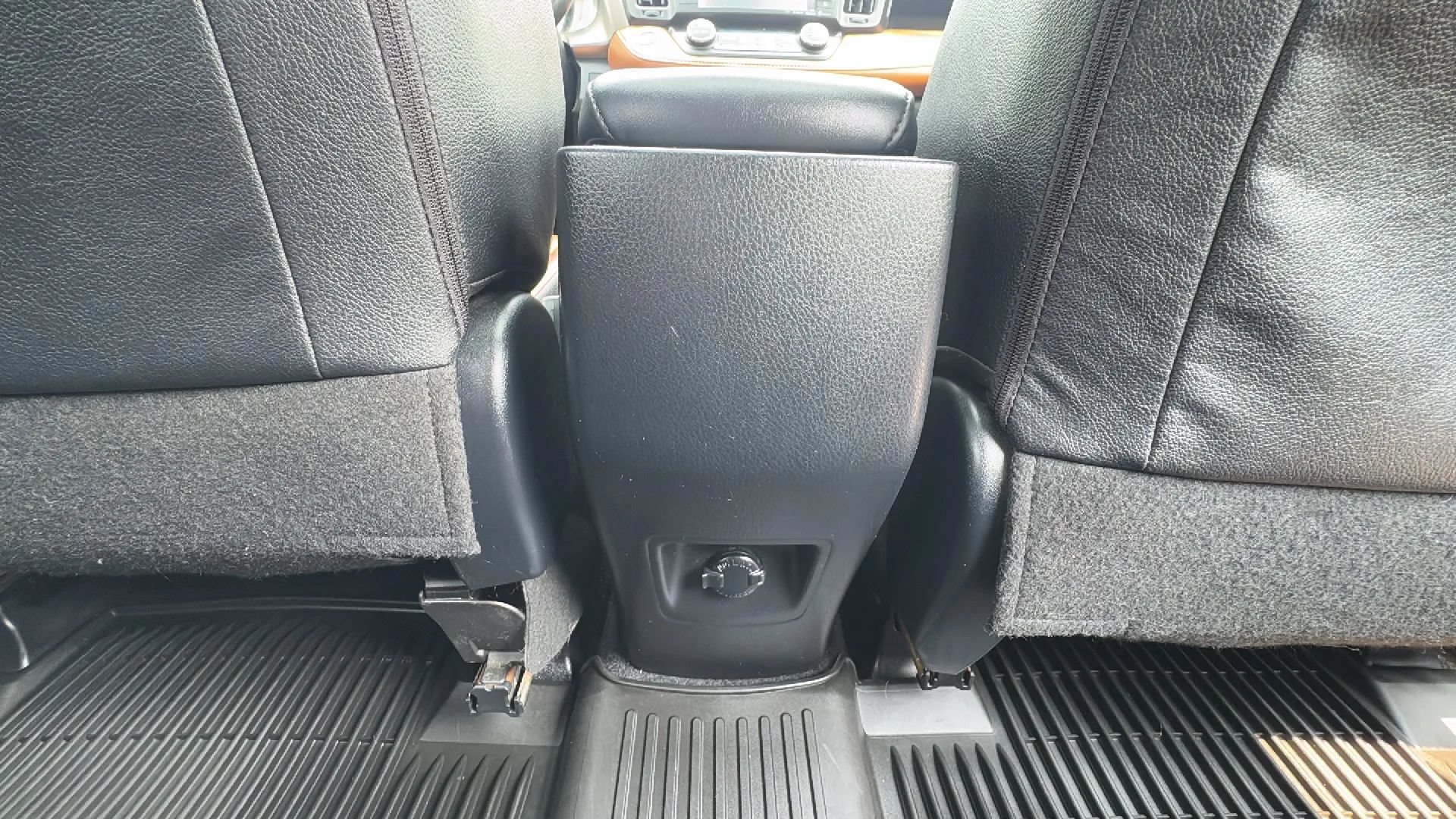 Used 2018 Toyota RAV4 Limited AWD/4WD image 22