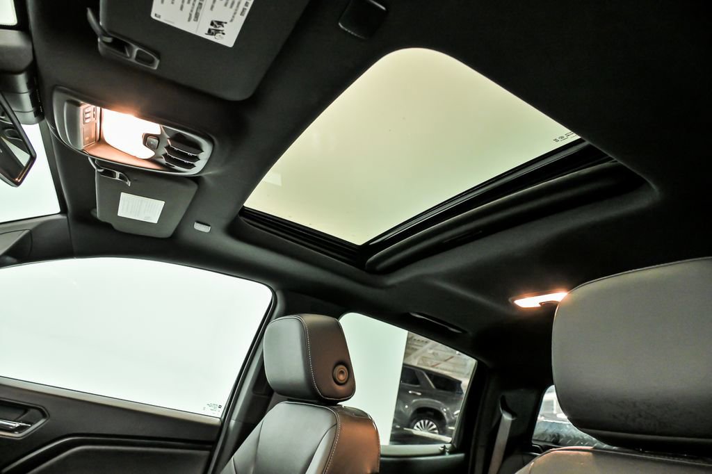 Used 2024 GMC Canyon Elevation w/ Elevation Premium Package AWD/4WD image 14